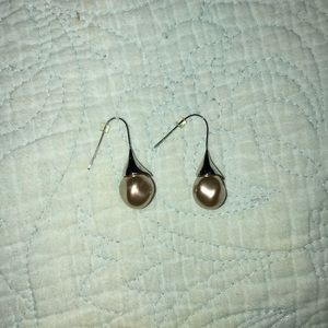 Super cute pearl earrings !